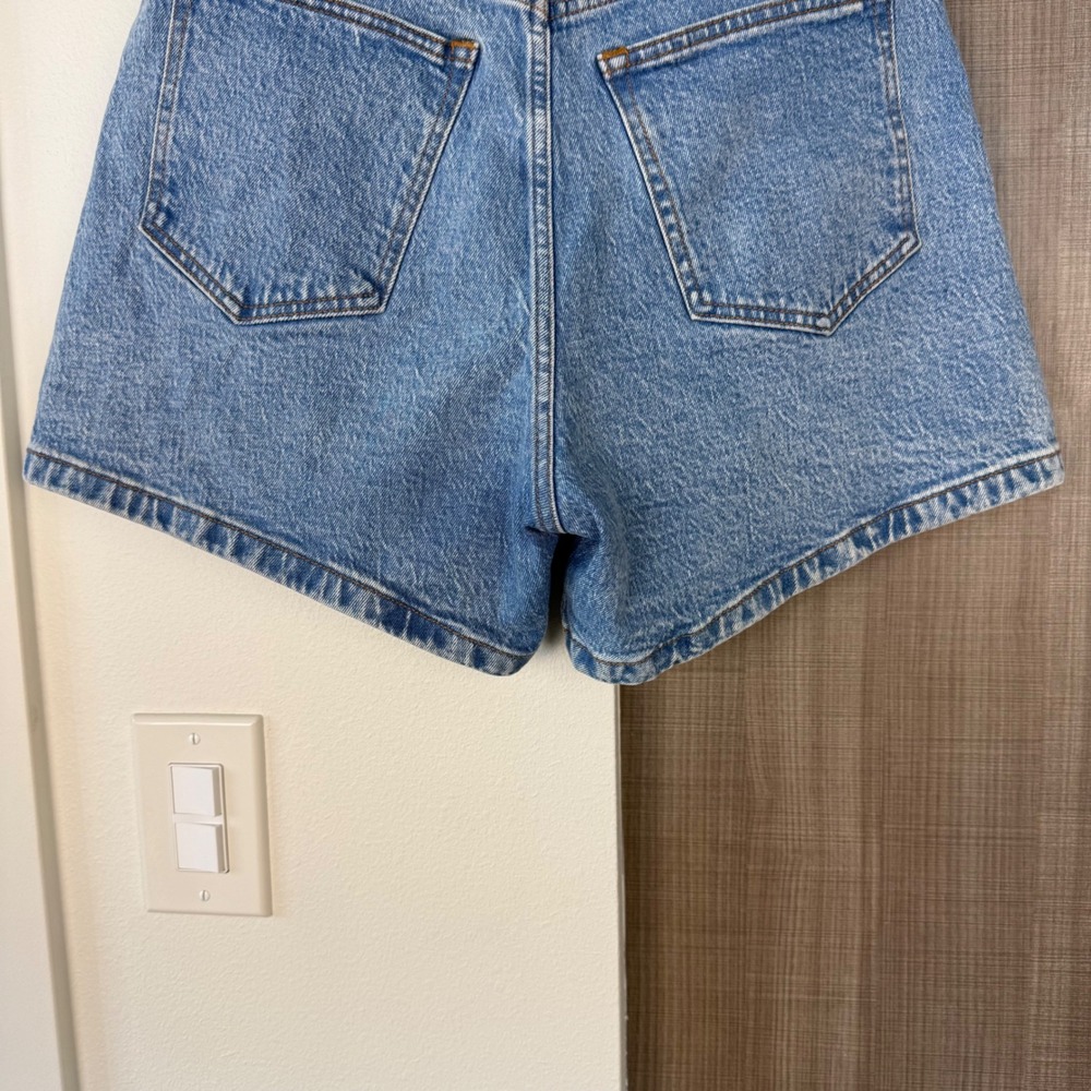 Abercrombie & Fitch Curve Love High Rise Dad Short Medium Wash Size 6 - Picture 10 of 12